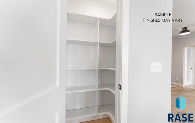 8040 E Norway Pine Trl Trail, Sioux Falls, SD 57110