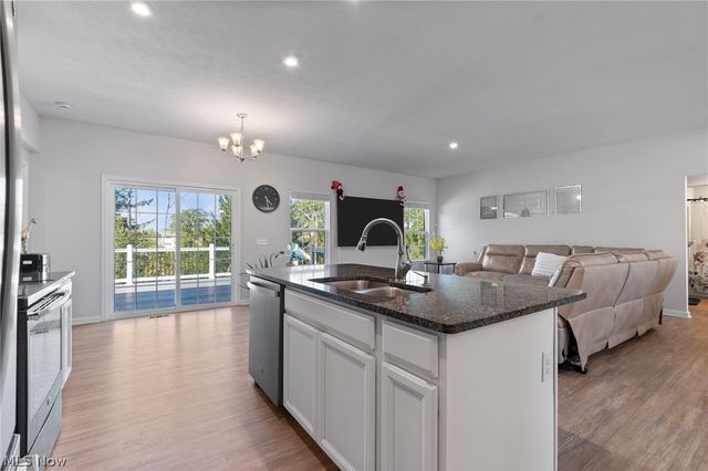 2049 W Woodland Drive, Akron, OH 44313