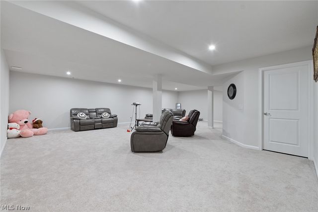2049 W Woodland Drive, Akron, OH 44313