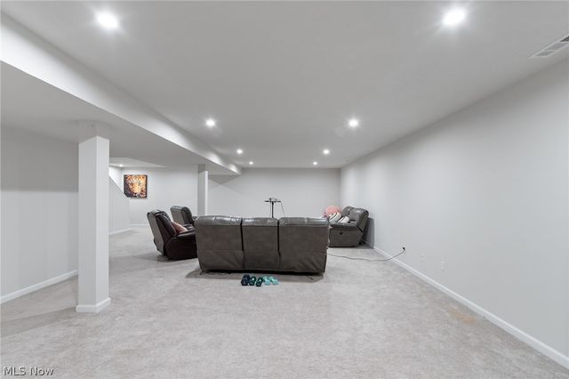 2049 W Woodland Drive, Akron, OH 44313