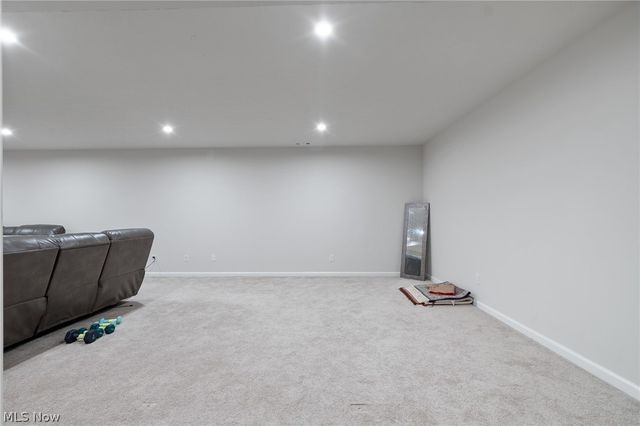 2049 W Woodland Drive, Akron, OH 44313