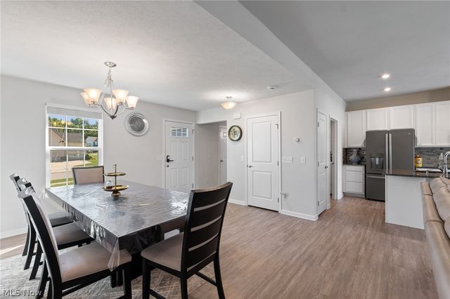 2049 W Woodland Drive, Akron, OH 44313