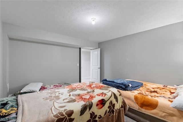 2049 W Woodland Drive, Akron, OH 44313