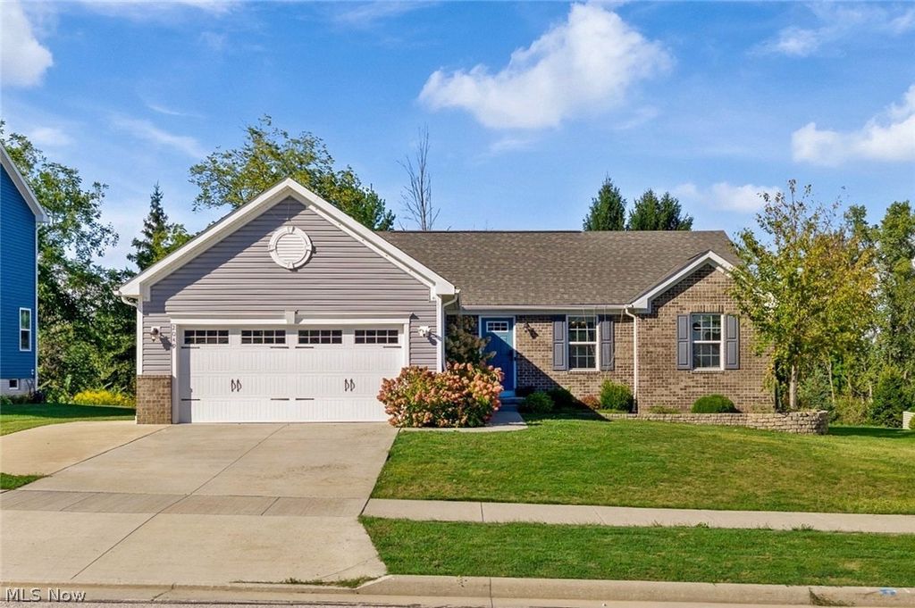 2049 W Woodland Drive, Akron, OH 44313