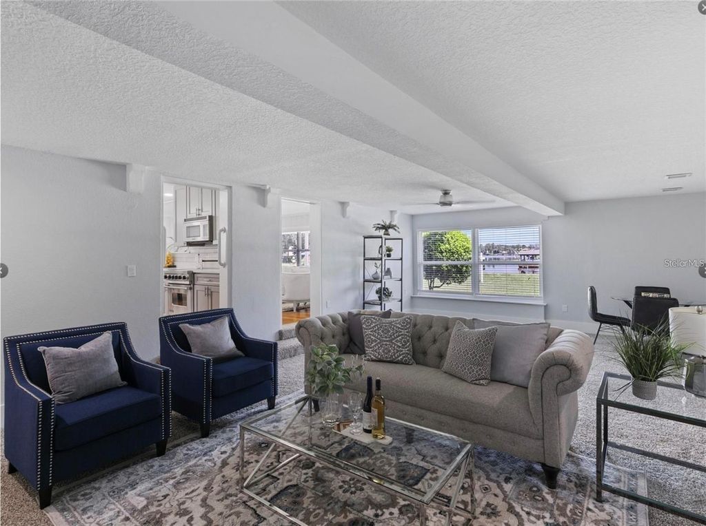 Image 15 of property listing at 212 W 1ST AVENUE, Windermere, FL 34786