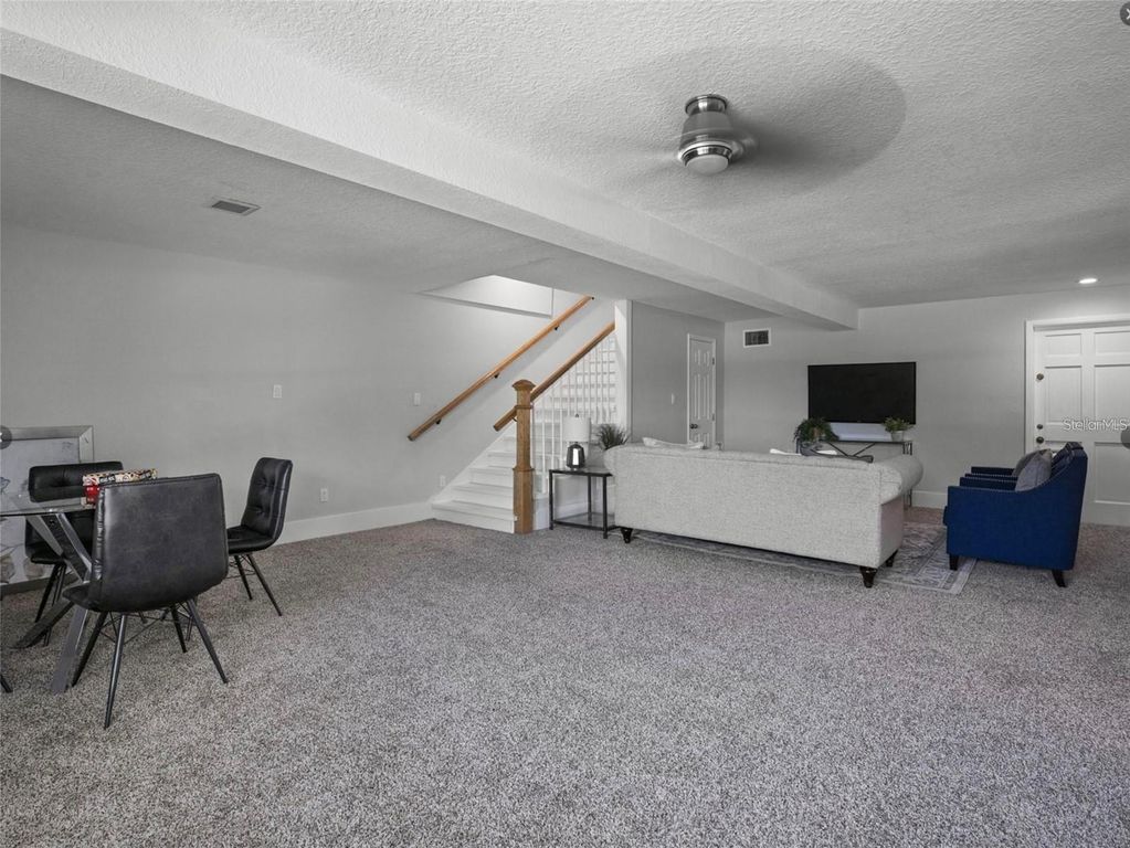 Image 16 of property listing at 212 W 1ST AVENUE, Windermere, FL 34786