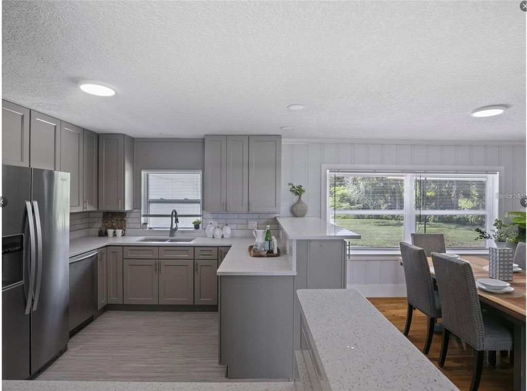 Image 18 of property listing at 212 W 1ST AVENUE, Windermere, FL 34786