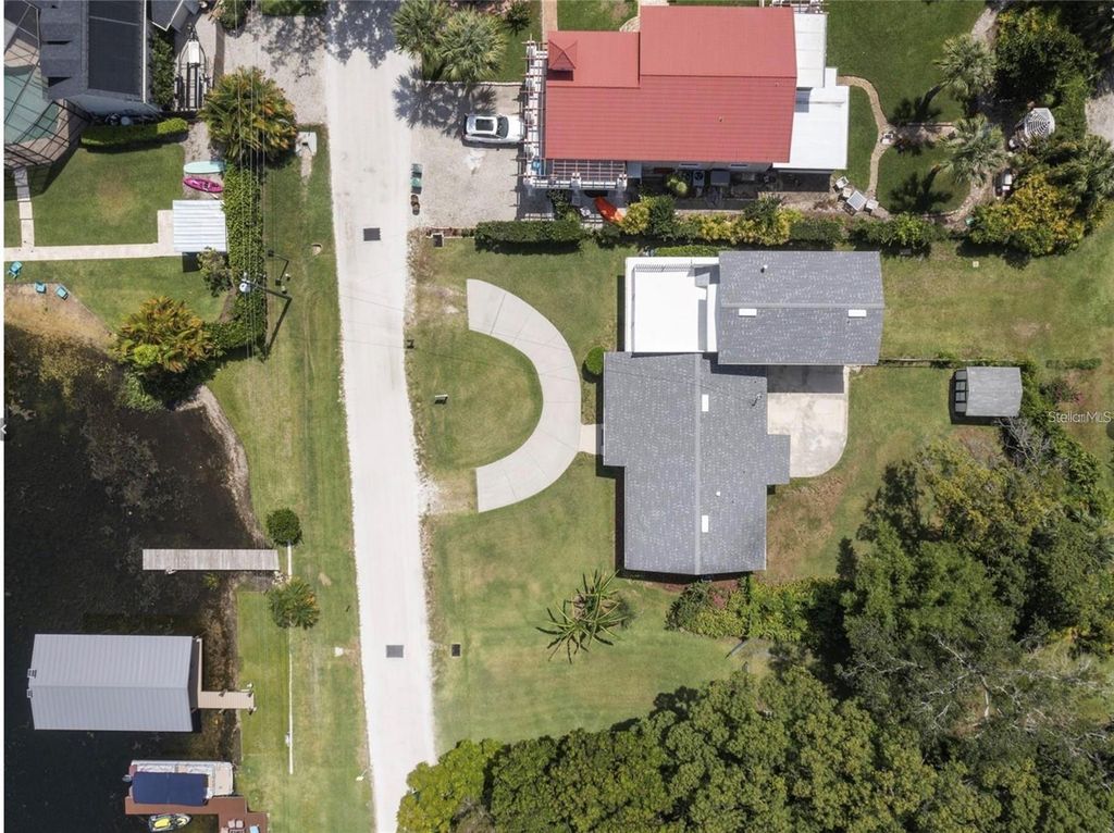 Image 3 of property listing at 212 W 1ST AVENUE, Windermere, FL 34786