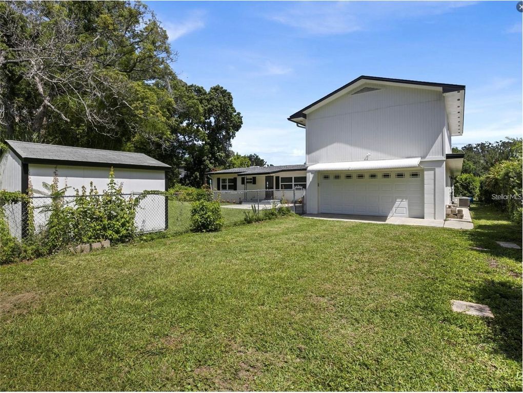 Image 8 of property listing at 212 W 1ST AVENUE, Windermere, FL 34786