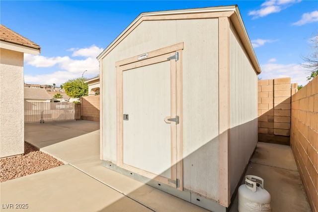 2926 Shimmering Bay Street, Laughlin, NV 89029