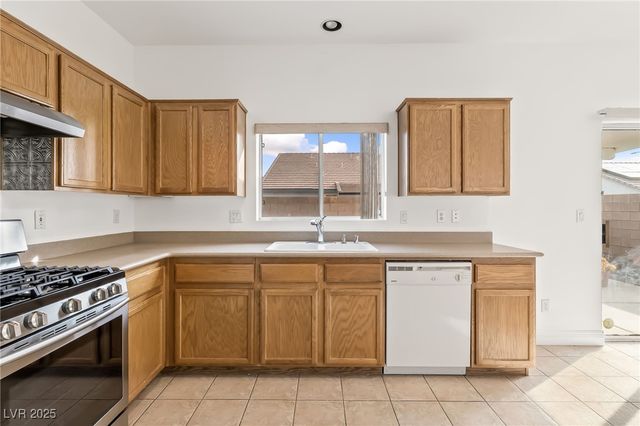 2926 Shimmering Bay Street, Laughlin, NV 89029