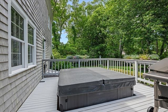 108 Marston Ave, Barnstable, MA 02647