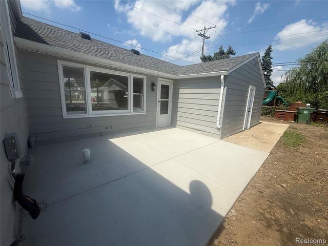 12796 Pullman Street, Southgate, MI 48195