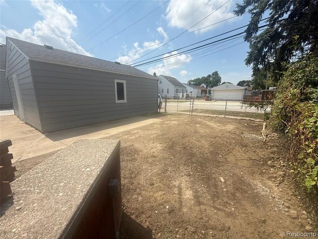12796 Pullman Street, Southgate, MI 48195