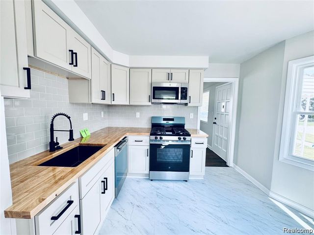 12796 Pullman Street, Southgate, MI 48195
