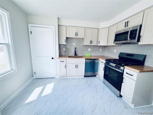 12796 Pullman Street, Southgate, MI 48195