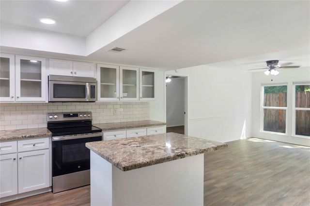 79 Maple Branch, Spring, TX 77380