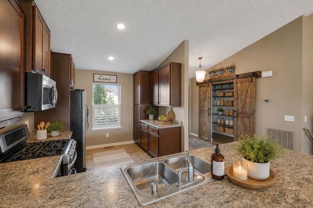 15174 Emory Circle, Apple Valley, MN 55124