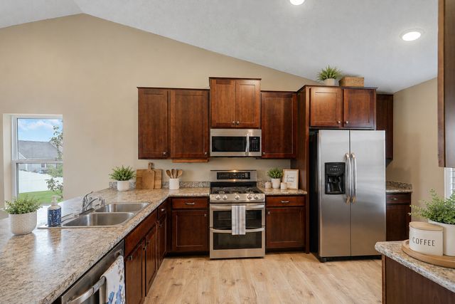 15174 Emory Circle, Apple Valley, MN 55124