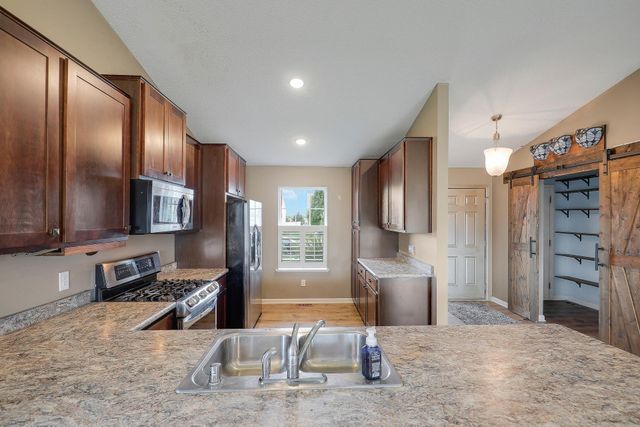 15174 Emory Circle, Apple Valley, MN 55124