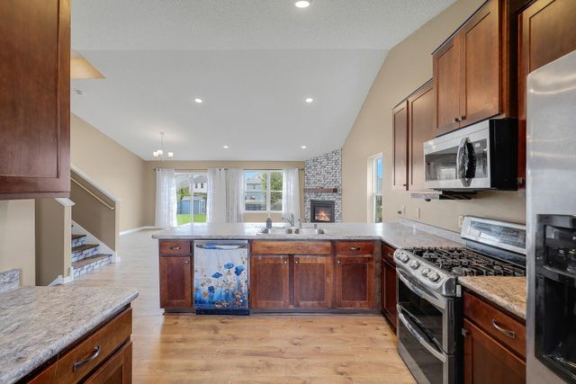 15174 Emory Circle, Apple Valley, MN 55124