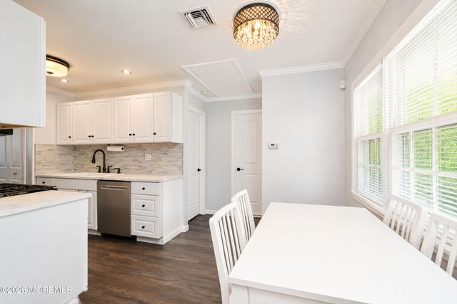 121 Seawood Drive, Keyport, NJ 07735