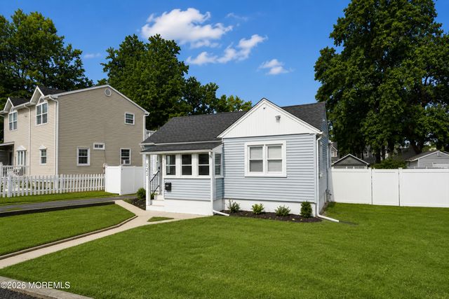 121 Seawood Drive, Keyport, NJ 07735