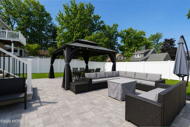 121 Seawood Drive, Keyport, NJ 07735