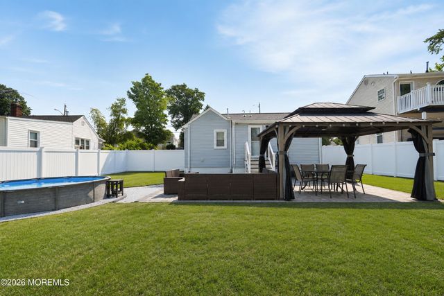 121 Seawood Drive, Keyport, NJ 07735