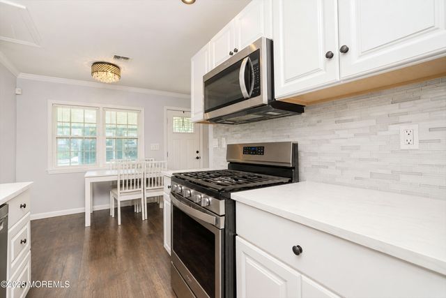 121 Seawood Drive, Keyport, NJ 07735