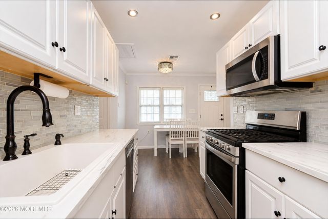 121 Seawood Drive, Keyport, NJ 07735