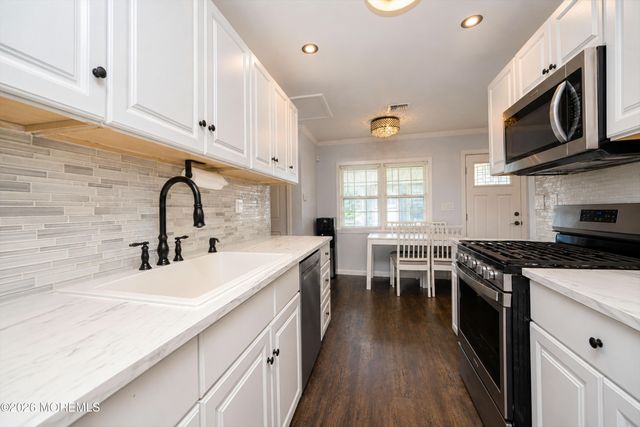 121 Seawood Drive, Keyport, NJ 07735