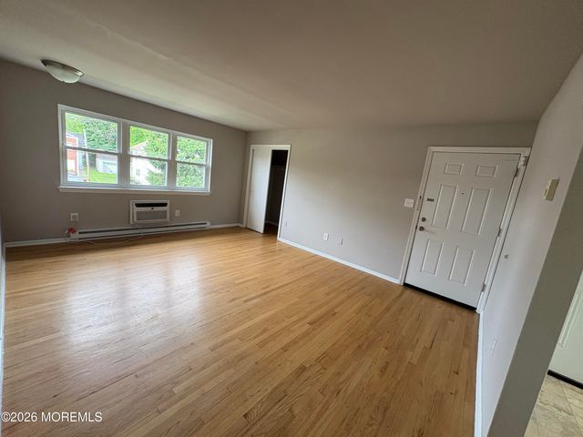 28 Spring Terrace, Freehold, NJ 07728