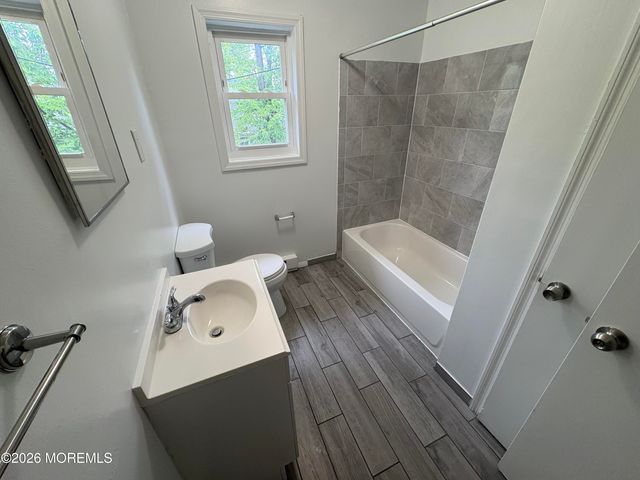 28 Spring Terrace, Freehold, NJ 07728