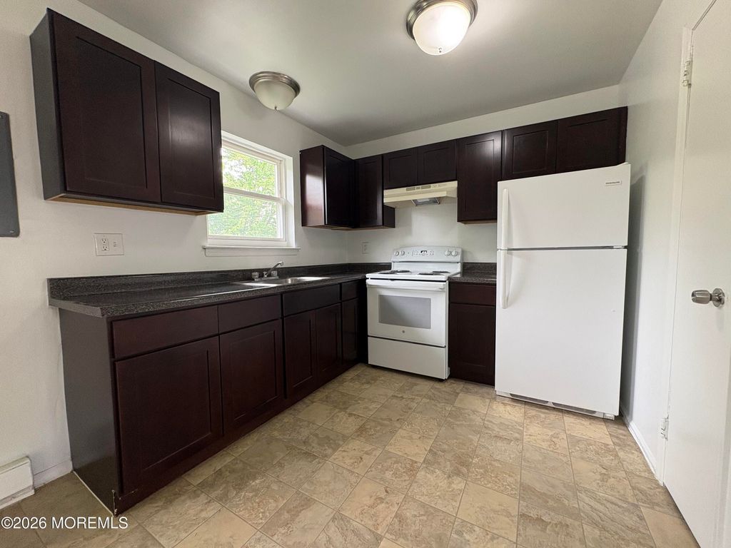 28 Spring Terrace, Freehold, NJ 07728