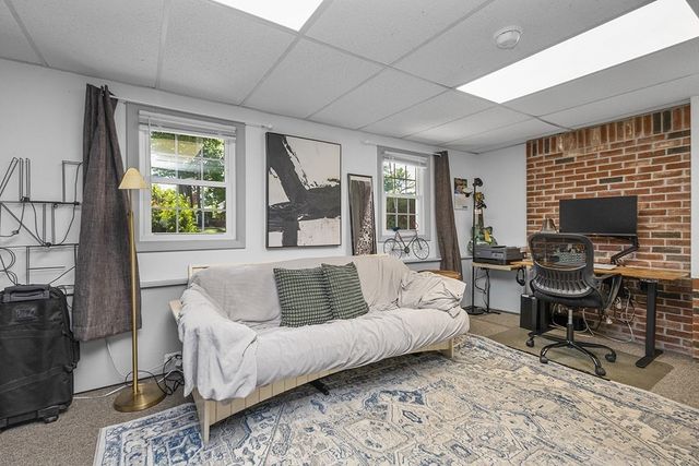 9 Lakeshore Dr, Norfolk, MA 02056