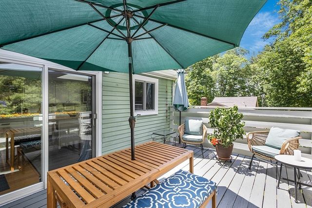 9 Lakeshore Dr, Norfolk, MA 02056