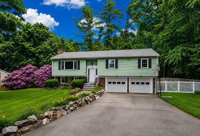 9 Lakeshore Dr, Norfolk, MA 02056