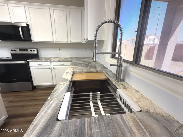 9509 W HAZELWOOD Street, Phoenix, AZ 85037