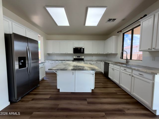 9509 W HAZELWOOD Street, Phoenix, AZ 85037