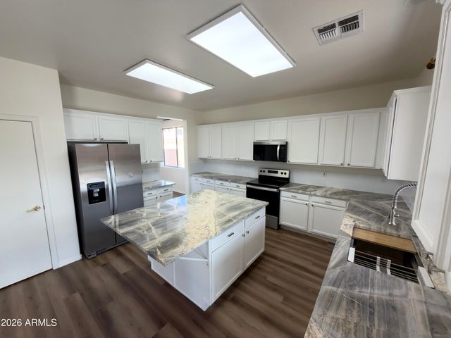 9509 W HAZELWOOD Street, Phoenix, AZ 85037