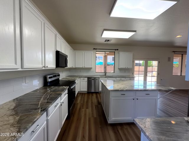9509 W HAZELWOOD Street, Phoenix, AZ 85037