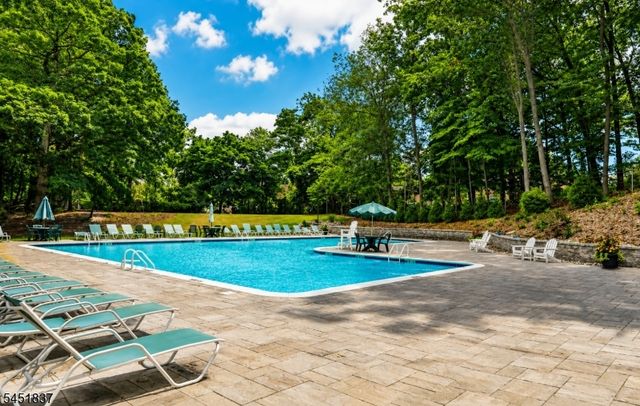 41 Troy Dr, Springfield Twp., NJ 07081