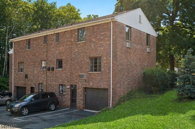 41 Troy Dr, Springfield Twp., NJ 07081