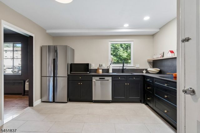 41 Troy Dr, Springfield Twp., NJ 07081