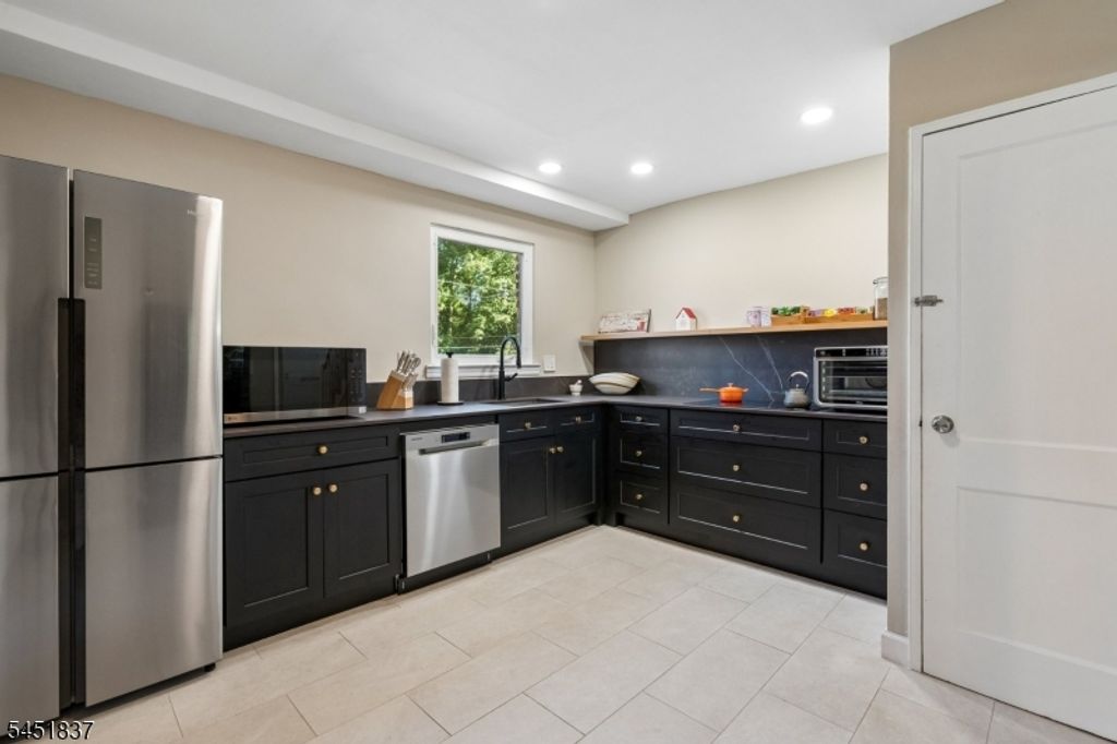 41 Troy Dr, Springfield Twp., NJ 07081