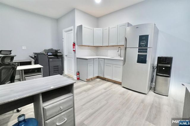 351 Mulberry Street, Newark, NJ 07102