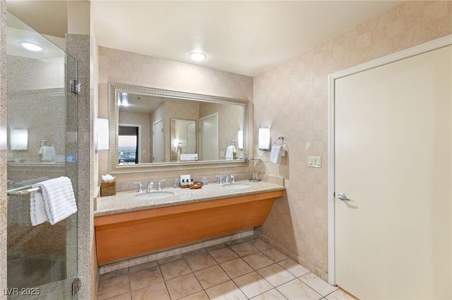 211 East Flamingo Road 610, Las Vegas, NV 89169