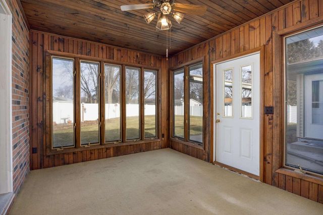 1913 Black Bridge Road, Janesville, WI 53545