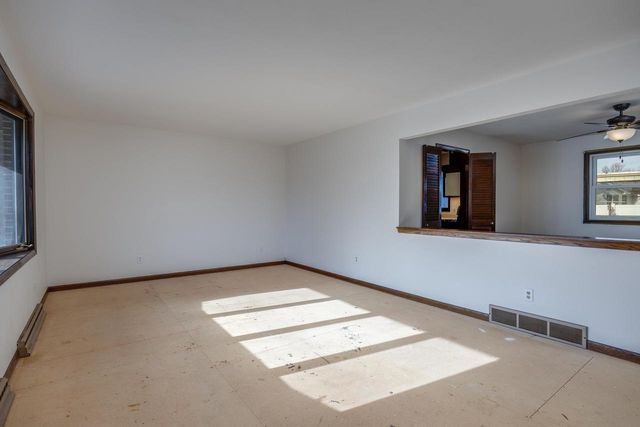 1913 Black Bridge Road, Janesville, WI 53545